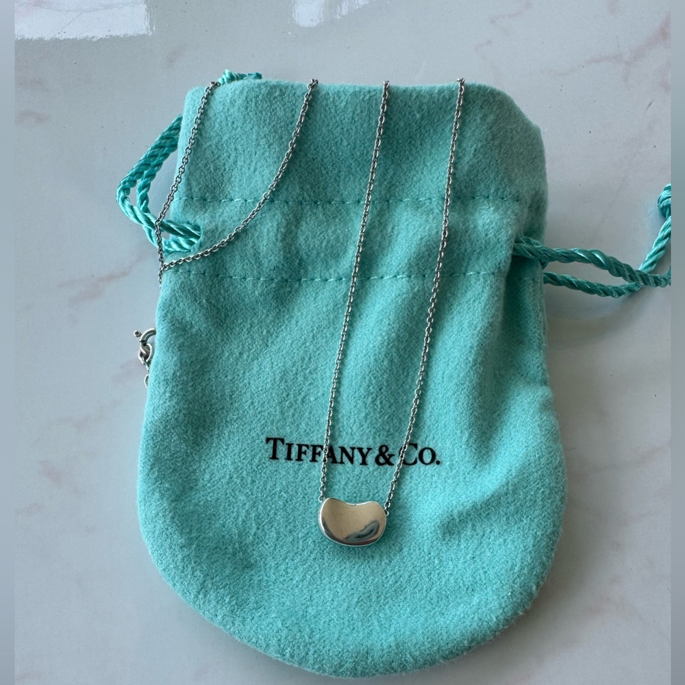 ❗️SOLD❗️Tiffany & Co. bean necklace